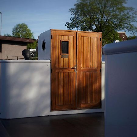 Houseboat-Amsterdam-Classic Luaran gambar