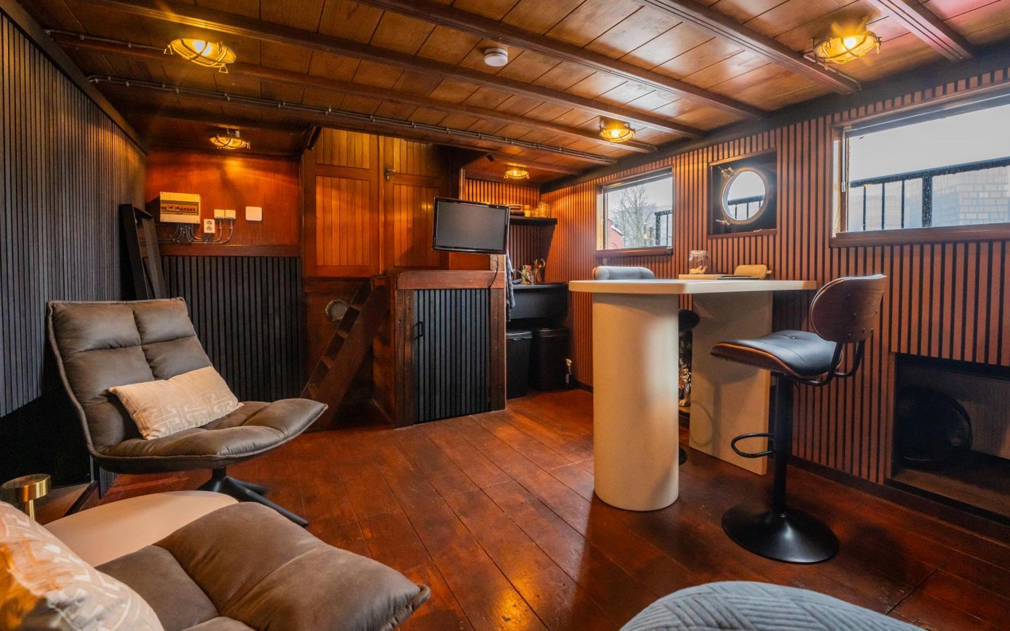 Houseboat-Amsterdam-Classic Luaran gambar