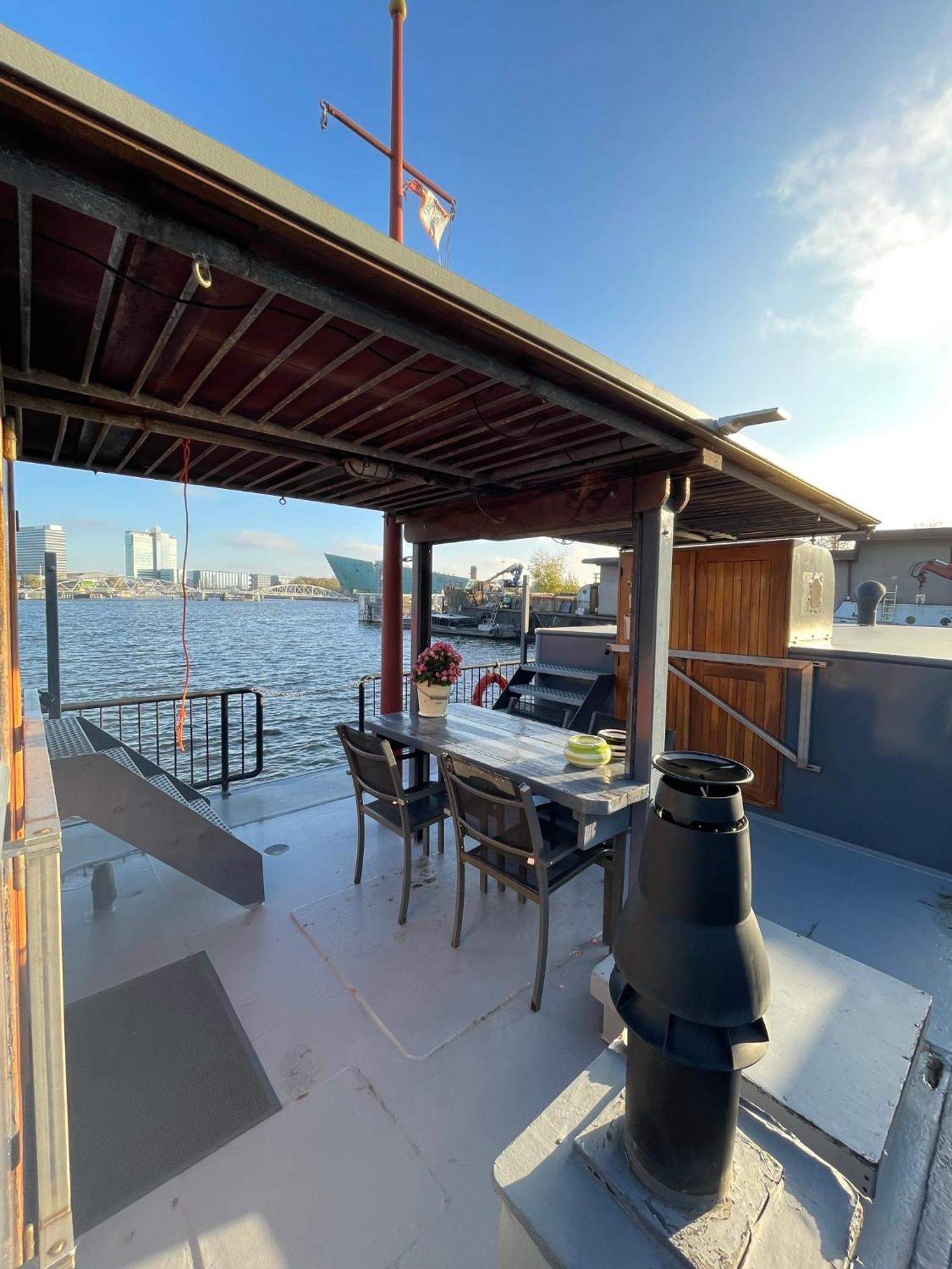 Houseboat-Amsterdam-Classic Luaran gambar