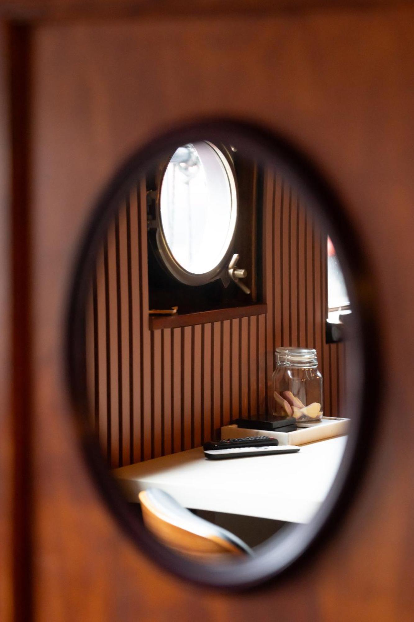 Houseboat-Amsterdam-Classic Luaran gambar